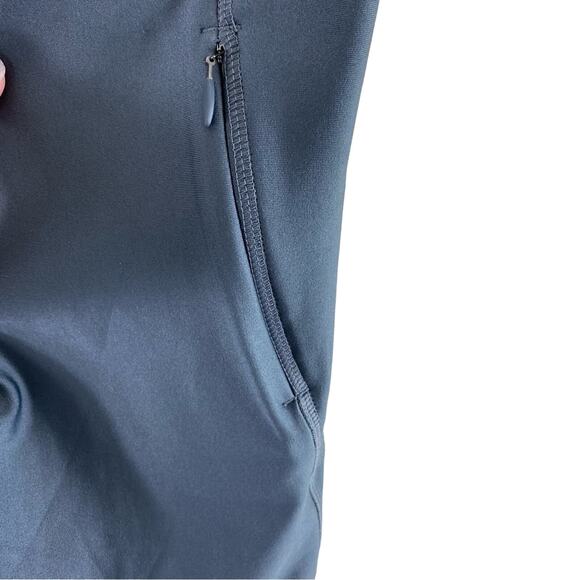 Under Armour Gray White Patterned Heat Gear Capri Compression Leggings Size L - Picture 4 of 6